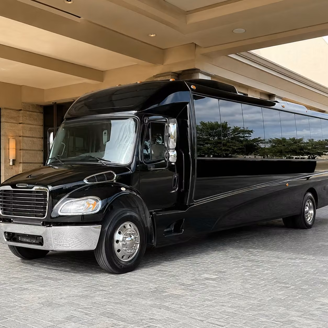 saginaw 25 passenger minibus rental